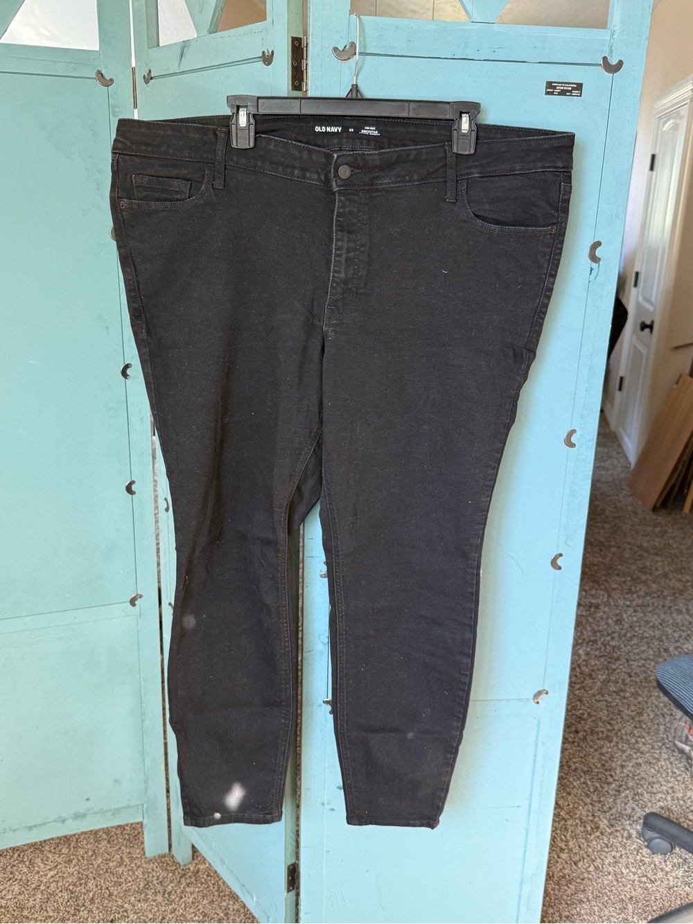 Old Navy Mid Rise Rockstar Super Skinny Jeans